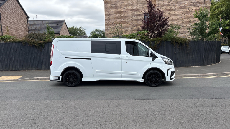 Ford Transit Custom 300 L2 Diesel Fwd 2.0 EcoBlue 170ps Low Roof D/Cab Limited Van Auto